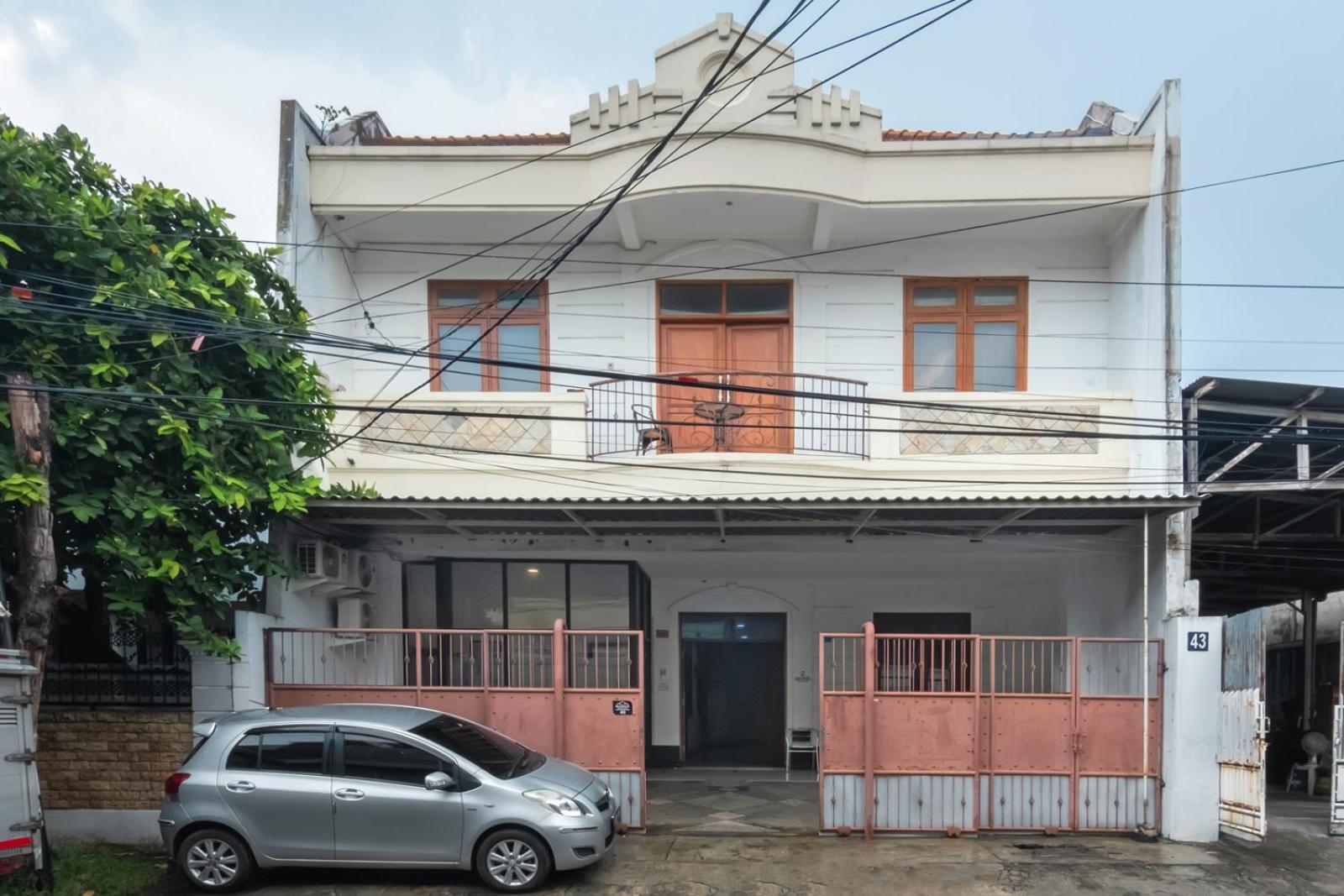 Mono Coliving Kertajaya Syariah, Sby Hotel Surabaia Exterior foto