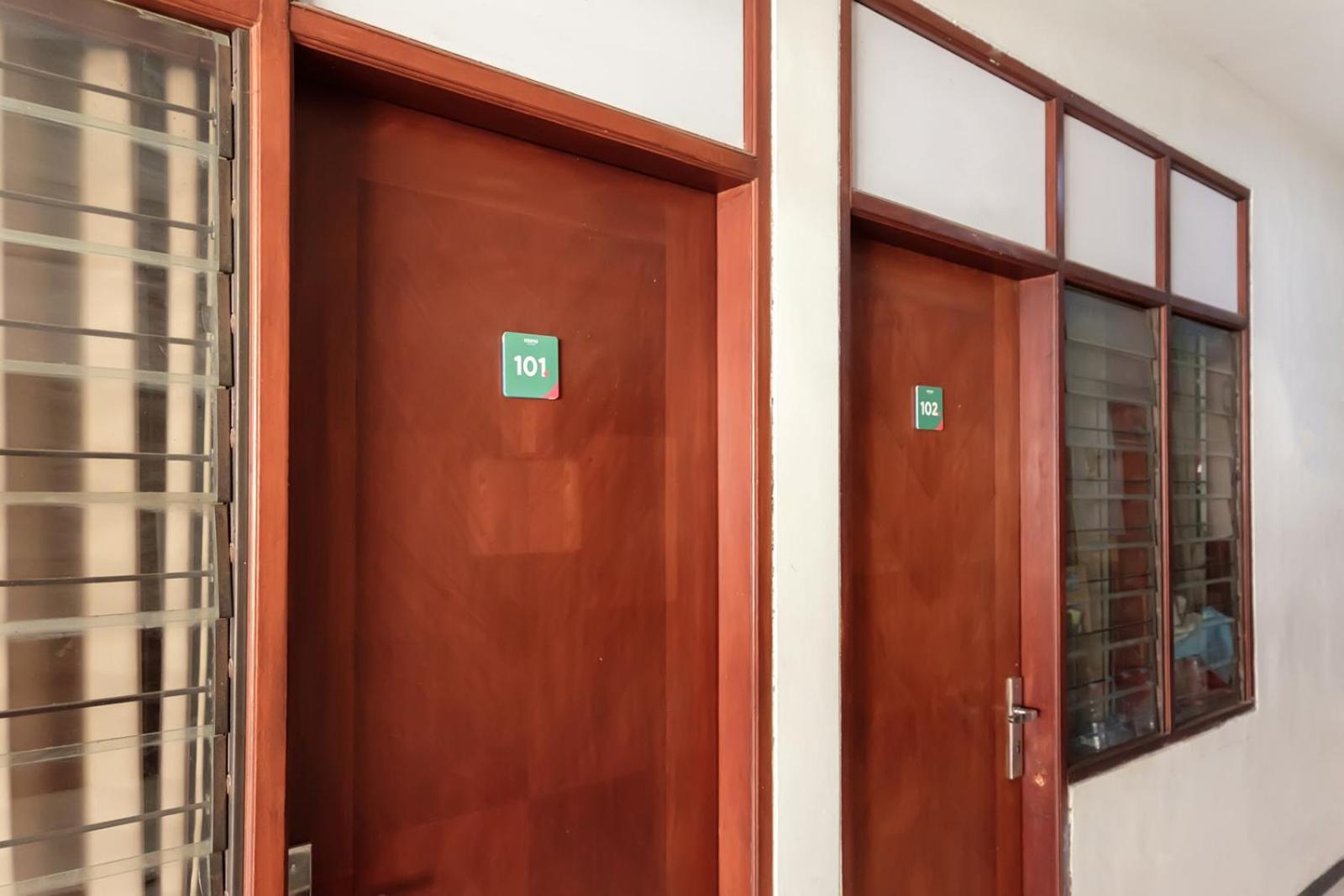 Mono Coliving Kertajaya Syariah, Sby Hotel Surabaia Exterior foto