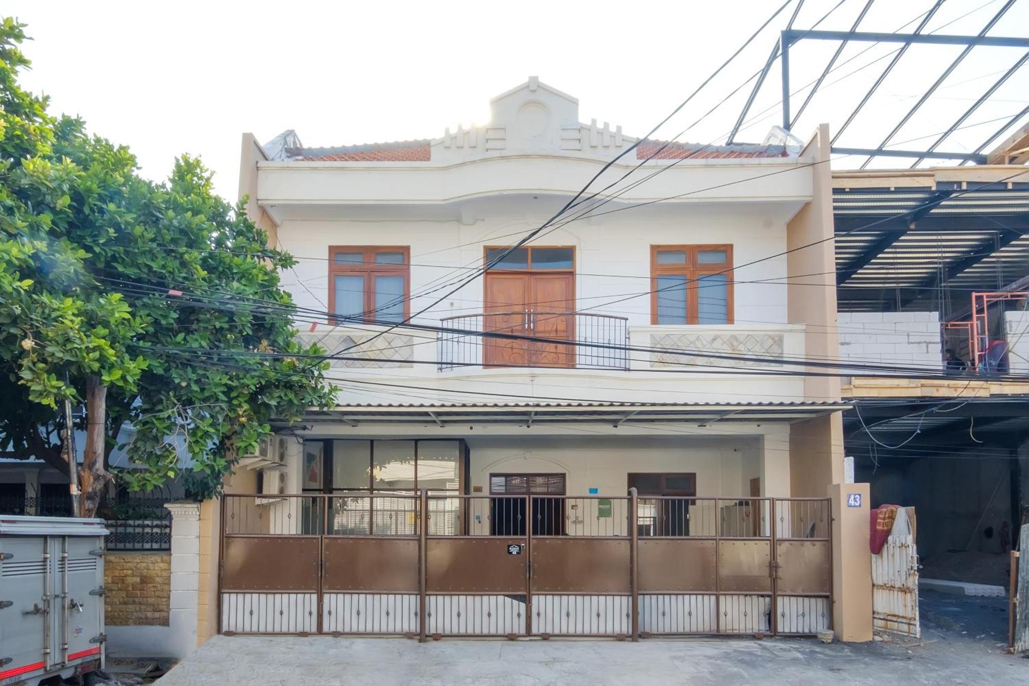 Mono Coliving Kertajaya Syariah, Sby Hotel Surabaia Exterior foto